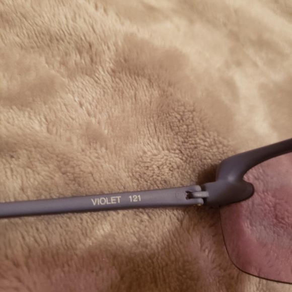 DVF Sun Glasses - Picture 2 of 4